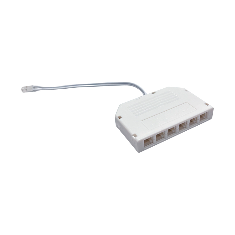 ADAPTADOR MULTICONTACTO 6 SALIDAS P/LUZ LED MOD. LJLED6 | www.jako.mx